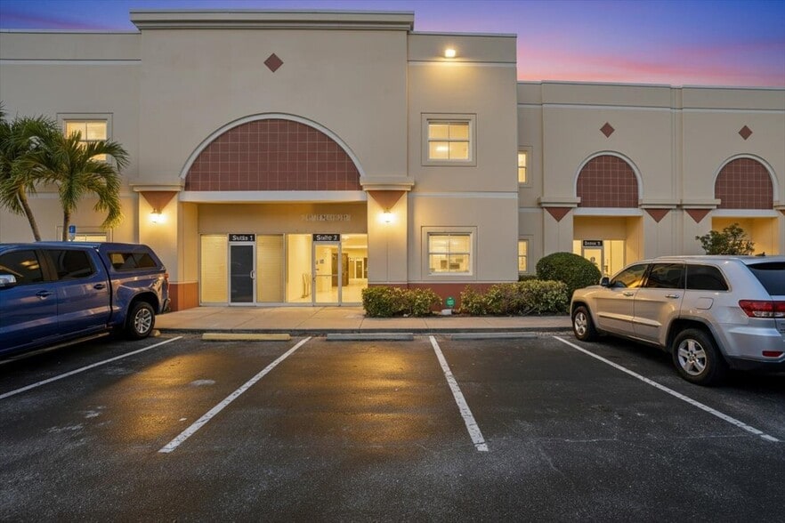 Primary Photo Of 6321 Porter Rd, Sarasota Light Manufacturing For Lease