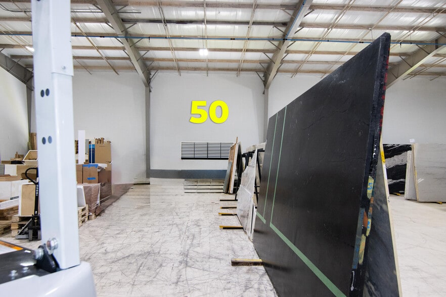 More Photos Of 1921 5th Ave S, Saint Petersburg Warehouse For Lease