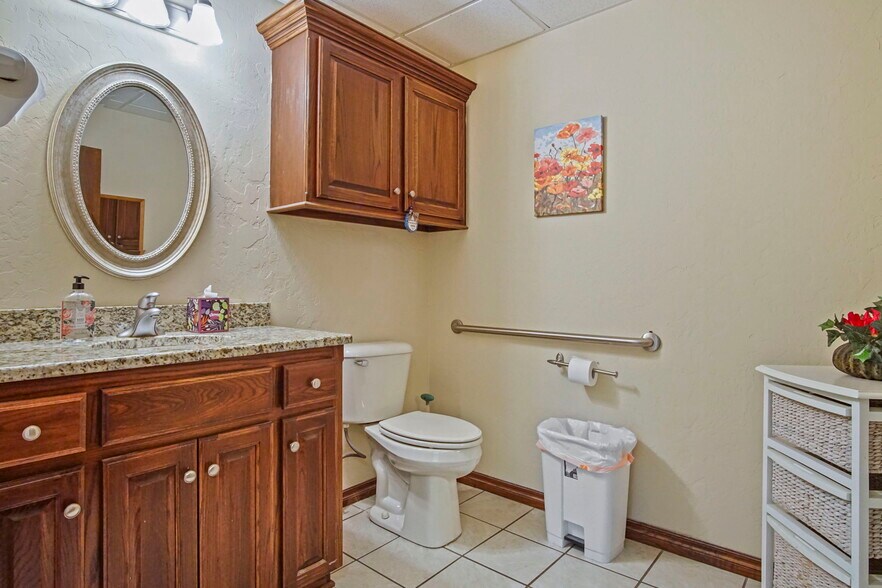 More Photos Of 1006 24th Ave NW, Norman Office For Sale