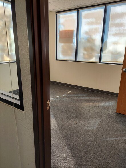 More Photos Of 1630 Main St, Longmont Storefront Retail Office For Lease