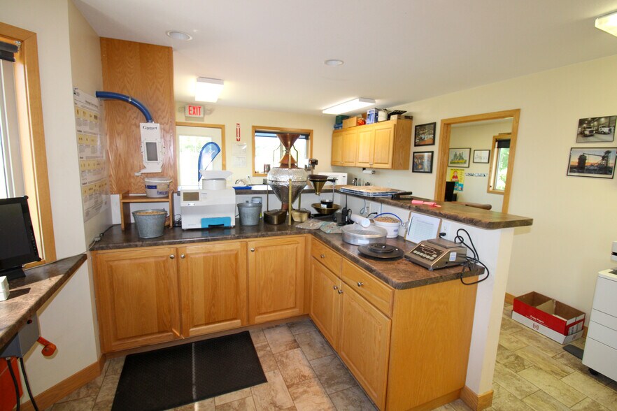 More Photos Of 107 8th Ave SW, Kasson Specialty For Sale