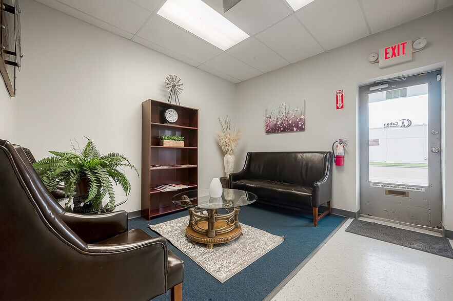 More Photos Of 208-214 E X St, Deer Park Medical For Lease