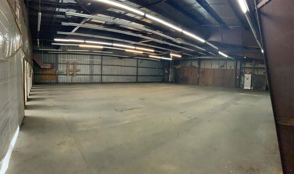 More Photos Of 1021 Rogers St, Laurel Freestanding For Sale