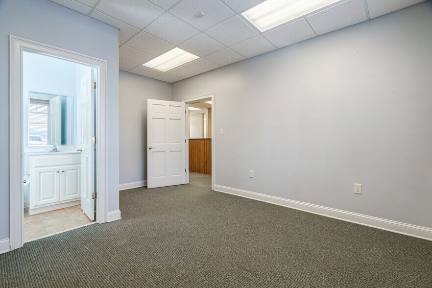 More Photos Of 112 Harmony Crossing, Eatonton Medical For Lease