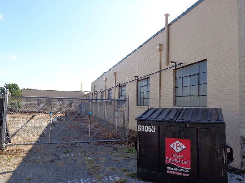 More Photos Of 1811 Memorial Ave, Lynchburg Storefront For Lease