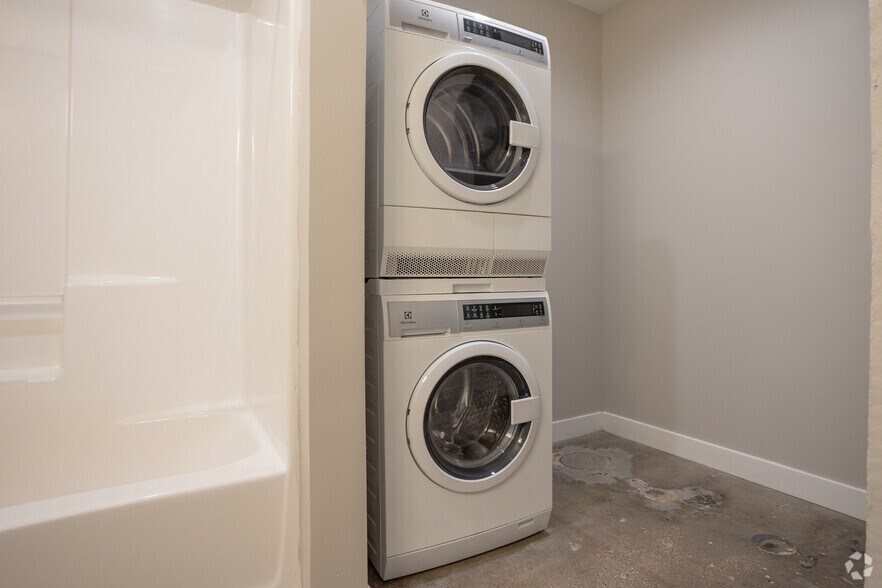 More Photos Of 717 Locust St, Des Moines Apartments For Lease