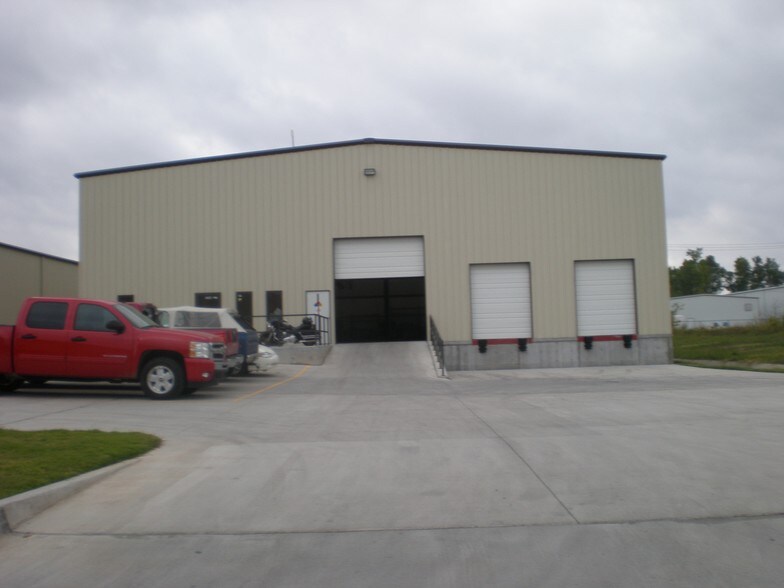 More Photos Of 9708 NW 6th St, Oklahoma City Distribution For Lease