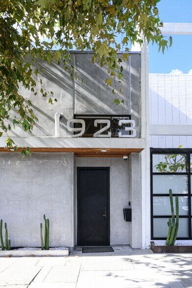 More Photos Of 923 Cole Ave, Los Angeles Loft Creative Space For Sale