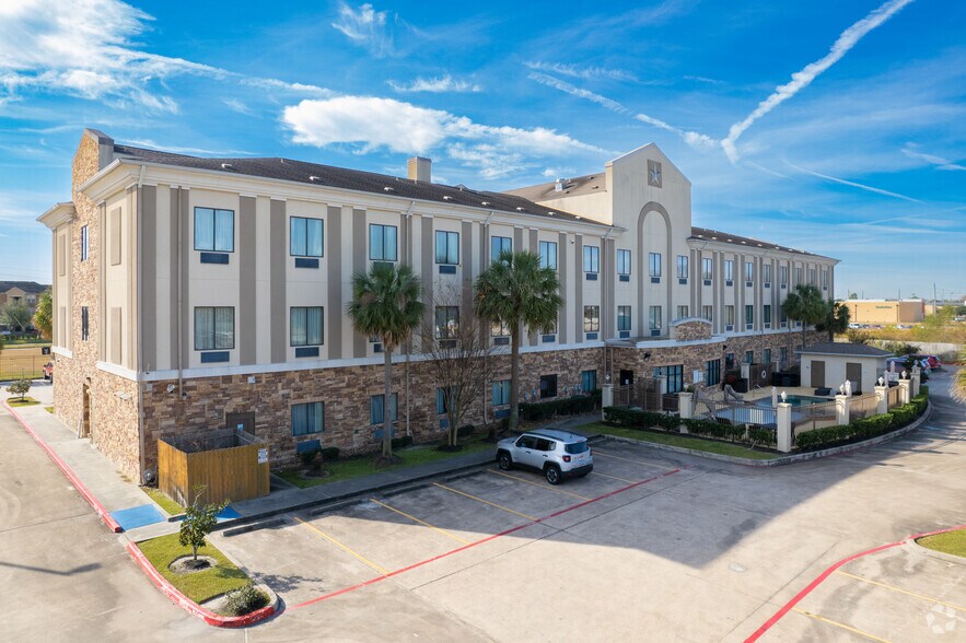 More Photos Of 9120 West Rd, Houston Hotel For Sale