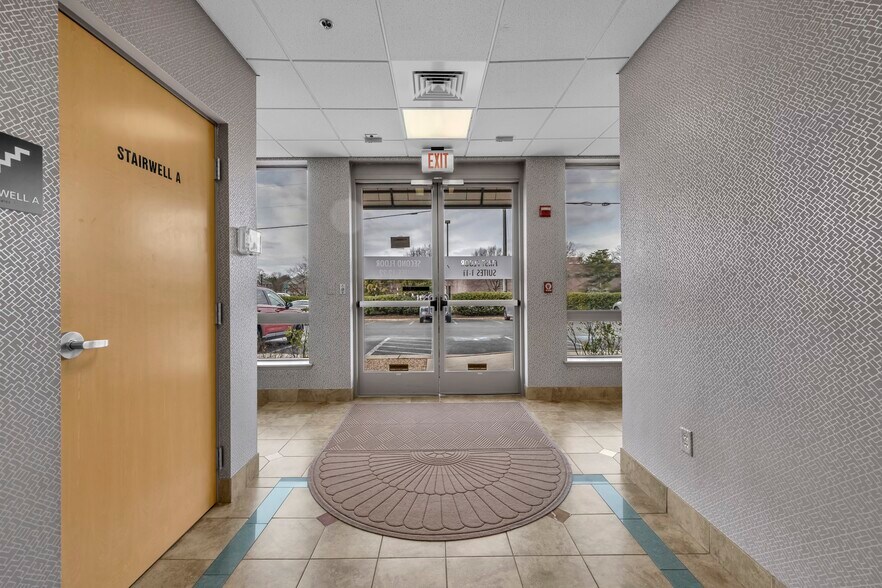 More Photos Of 459 Herndon Pky, Herndon Medical For Lease