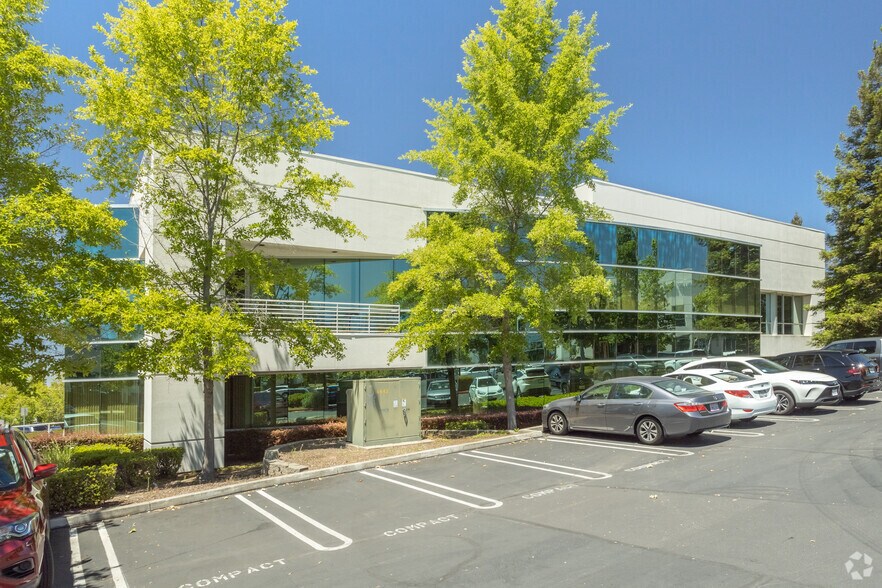 More Photos Of 1552 Eureka Rd, Roseville Unknown For Lease