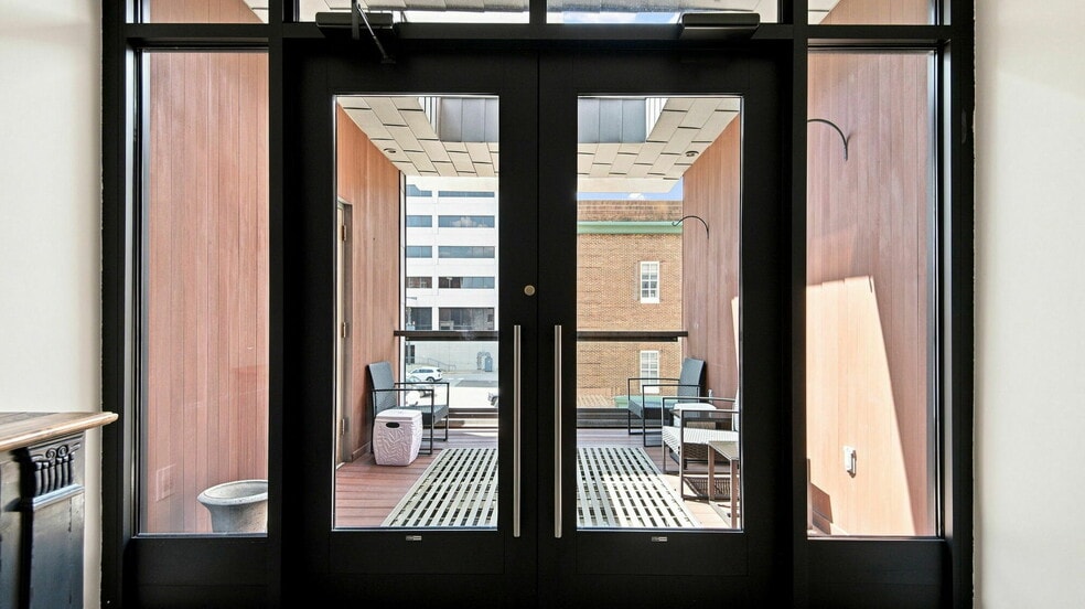 More Photos Of 304 S Gay St, Knoxville Office Residential For Sale