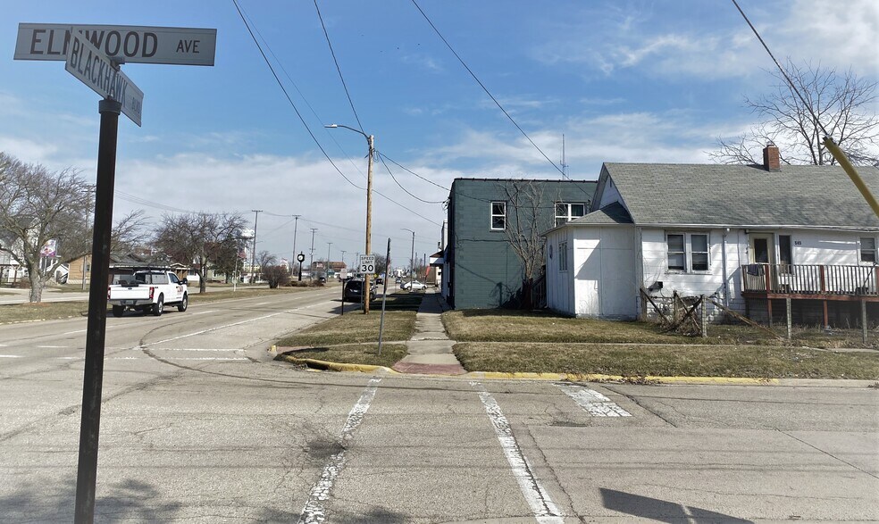 More Photos Of 539 Blackhawk Blvd, South Beloit Medical For Lease