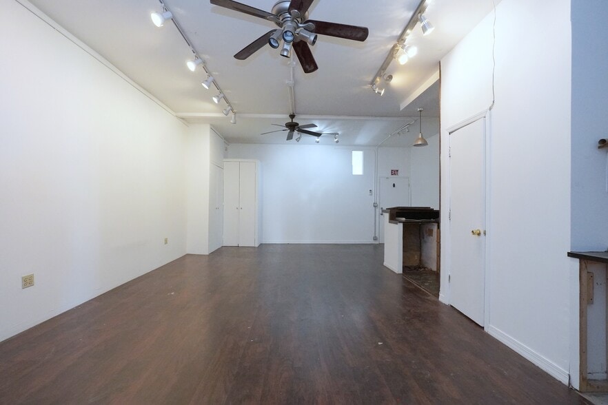 More Photos Of 225 34th St, Brooklyn Light Manufacturing For Lease