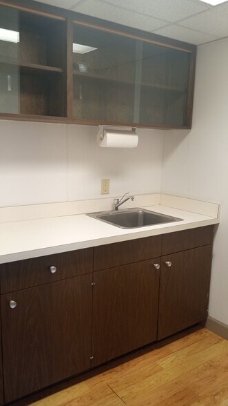 More Photos Of 1020 Regent St, Madison Medical For Lease