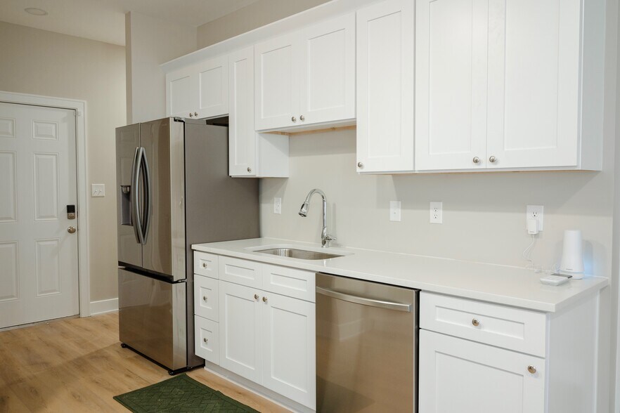 More Photos Of 3909 Winthrop Ave, Indianapolis Apartments For Sale