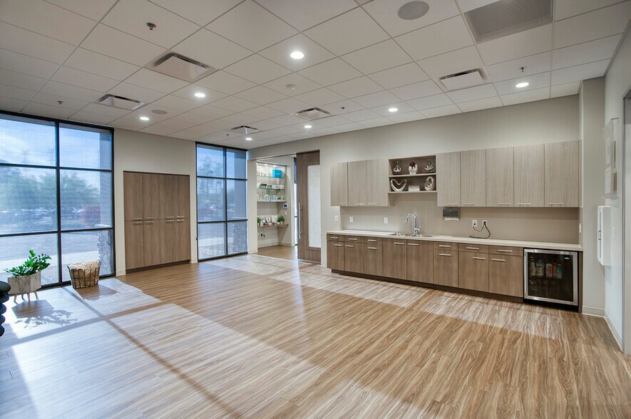 More Photos Of 11648 E Shea Blvd, Scottsdale Medical For Sale