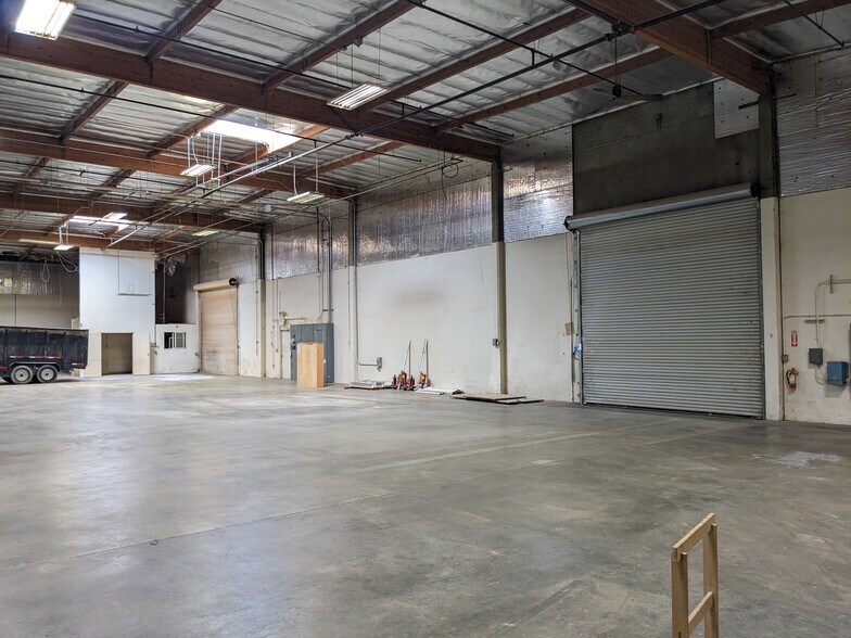 More Photos Of 351 Demeter St, East Palo Alto Warehouse For Lease