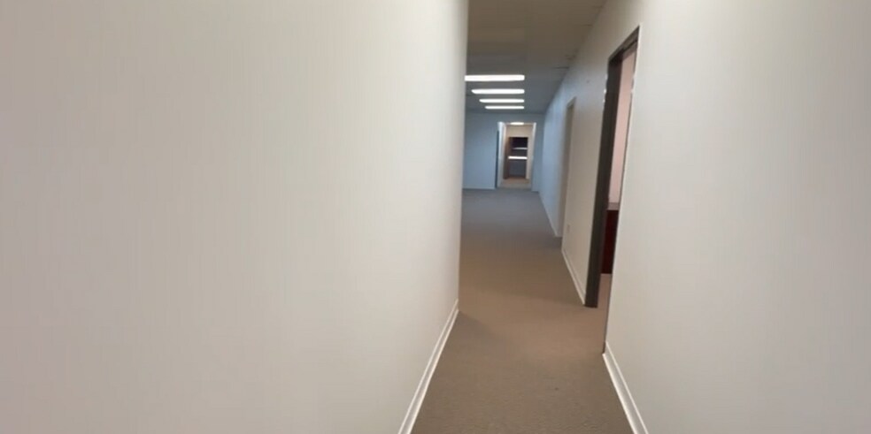 More Photos Of 11011 Jones Rd, Houston Office For Sale