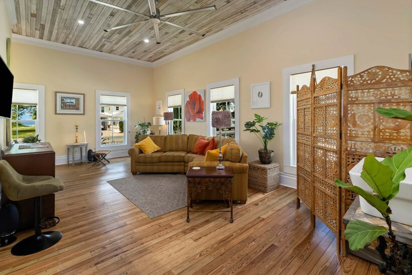 More Photos Of 201 8th St, Port Saint Joe Office Residential For Sale