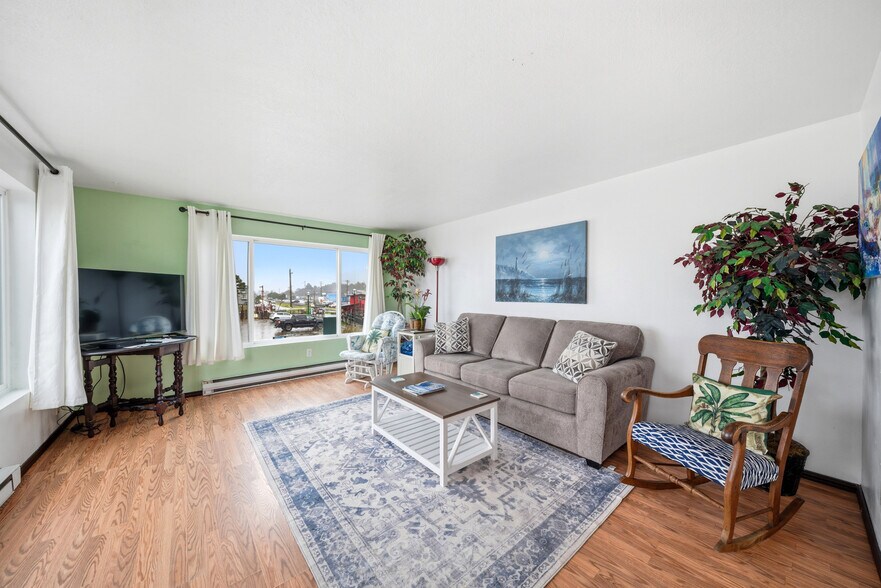 More Photos Of 101 S Miller St, Rockaway Beach Storefront Retail Residential For Sale