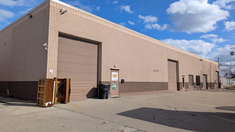 Primary Photo Of 35468 Groesbeck Hwy, Clinton Township Warehouse For Lease