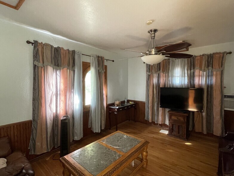 More Photos Of 715 S Glendora Ave, West Covina Office For Sale