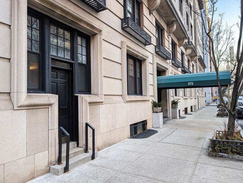 More Photos Of 875-877 Park Ave, New York Apartments For Sale