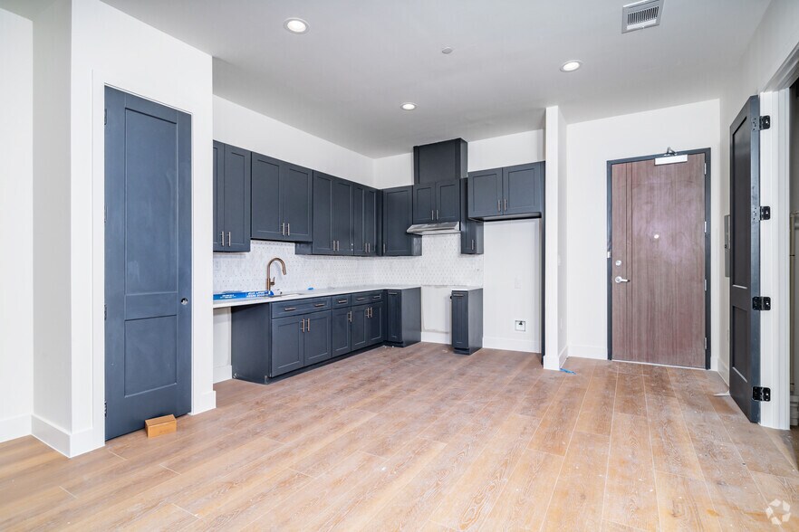 More Photos Of 10899 S Hausman Rd, San Antonio Apartments For Sale