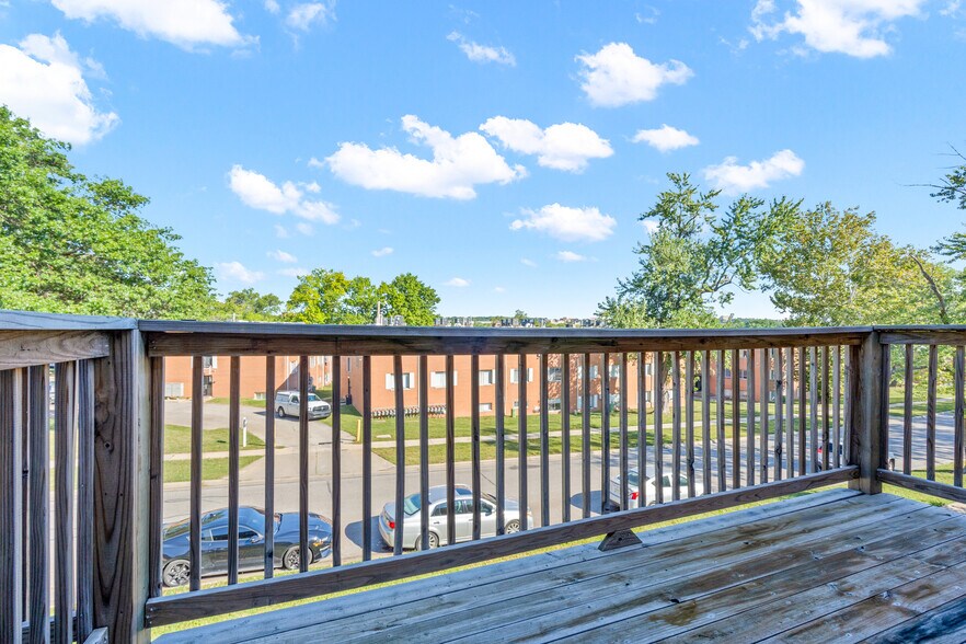 More Photos Of 1733 W 24th St, Lawrence Apartments For Sale