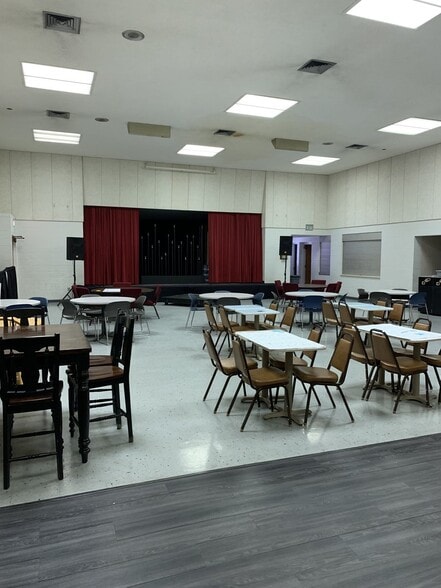 More Photos Of 121 Walnut St, Evansville Religious Facility For Sale