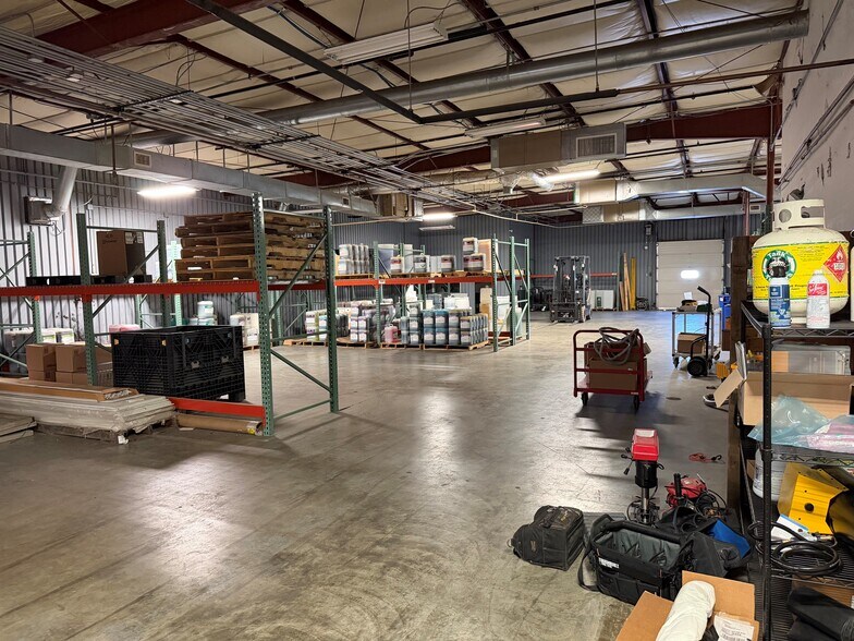 More Photos Of 4550 Commerce Ave, High Ridge Manufacturing For Lease