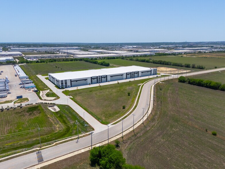 More Photos Of 17218 Tejas Way, Schertz Manufacturing For Sale