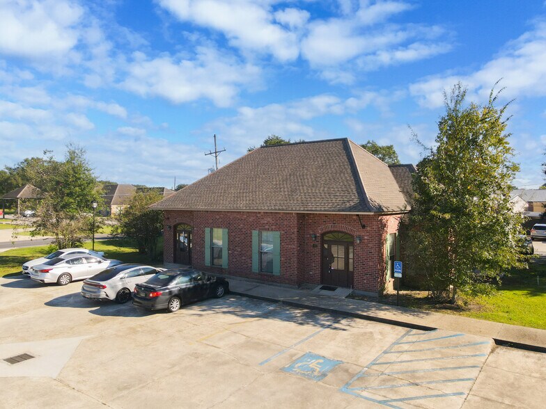 More Photos Of 1201 S Purpera Ave, Gonzales Office For Lease