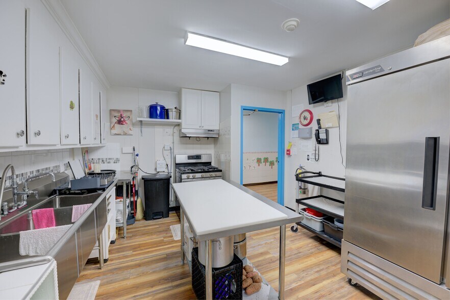 More Photos Of 2126 Chestnut St, Columbia Schools For Sale