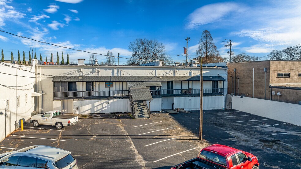 More Photos Of 1823-1841 Wade Hampton Blvd, Greenville Unknown For Lease