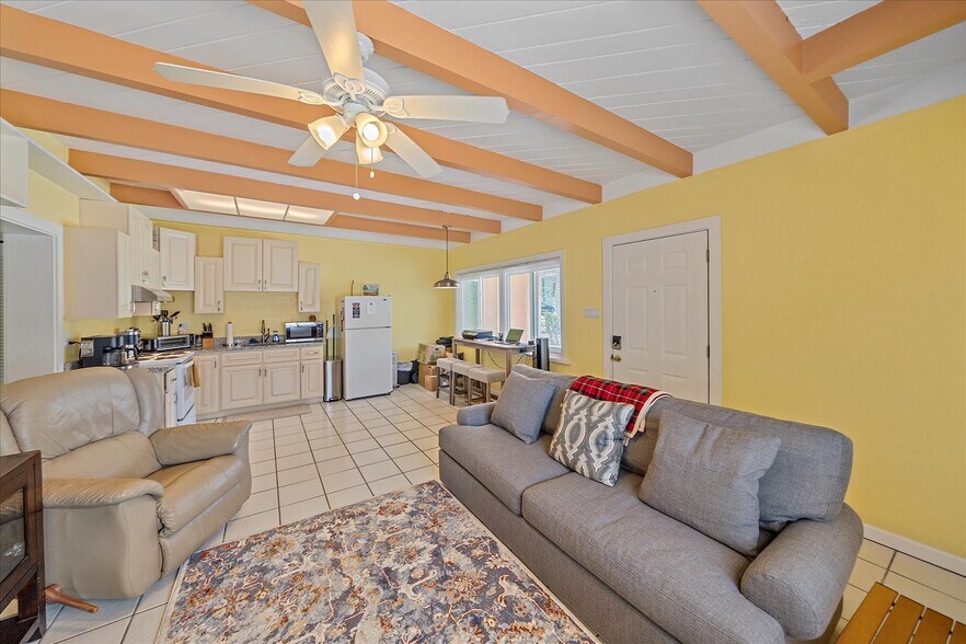 More Photos Of 4859 Commonwealth Dr, Siesta Key Apartments For Sale