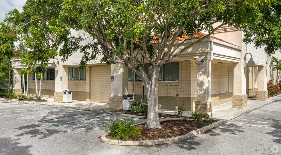 More Photos Of 6950 S Congress Ave, Lantana Freestanding For Lease