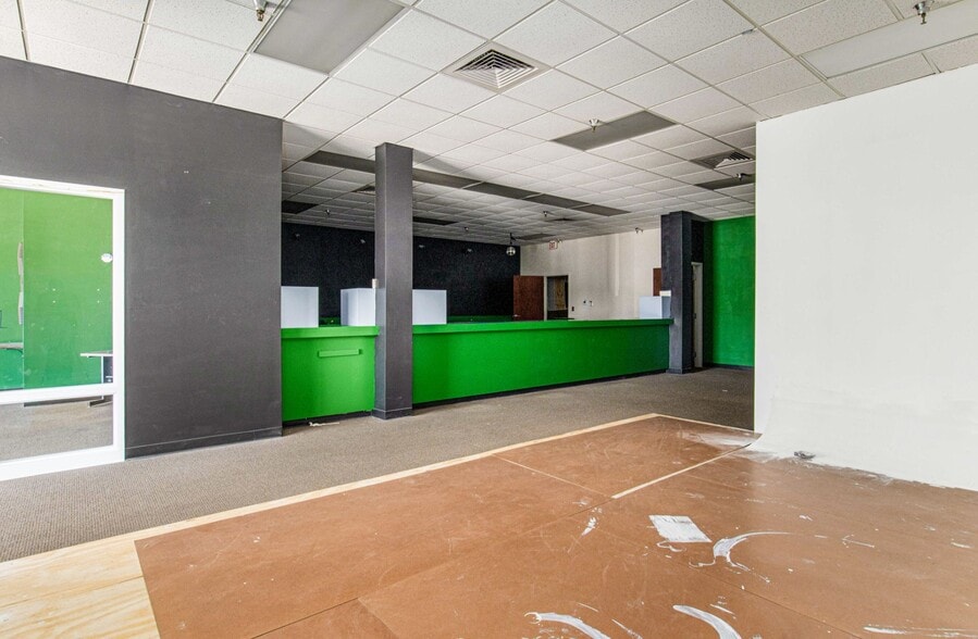 More Photos Of 5428-5444 Dogwood Dr, Milton Unknown For Lease
