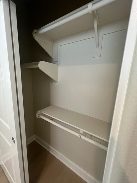 More Photos Of 3005 Cochran St, Simi Valley Specialty For Lease