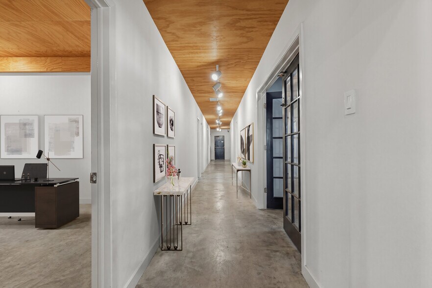 More Photos Of 505 W 15th St, Austin Loft Creative Space For Sale