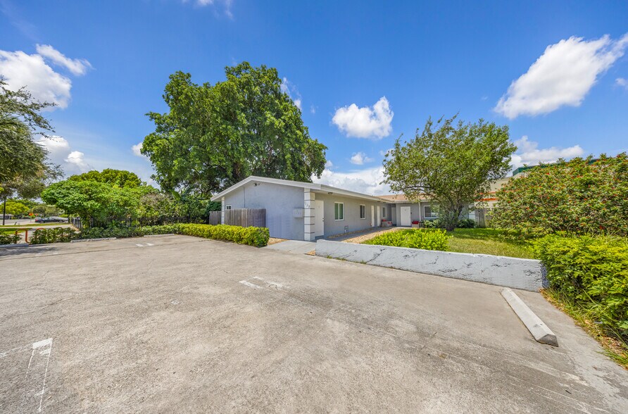 Primary Photo Of 1109 NW 6th Ave, Pompano Beach Apartments For Sale