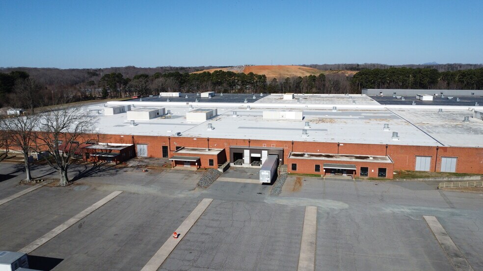 More Photos Of 401 W Hanes Mill Rd, Winston-Salem Manufacturing For Lease