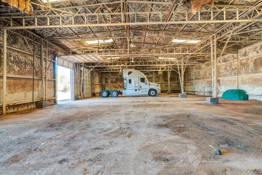 More Photos Of 510 Valencia Ave, Lubbock Warehouse For Sale
