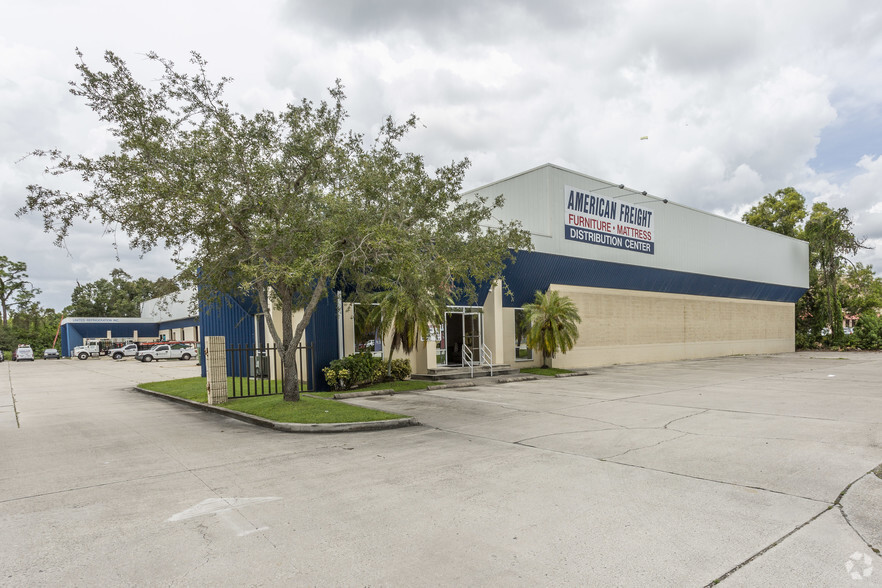 Primary Photo Of 13080 Metro Pky, Fort Myers Warehouse For Lease