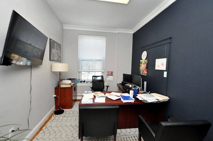 More Photos Of 119-123 E Main St, Moorestown Office Residential For Lease