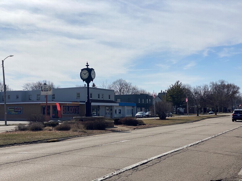 More Photos Of 539 Blackhawk Blvd, South Beloit Medical For Lease