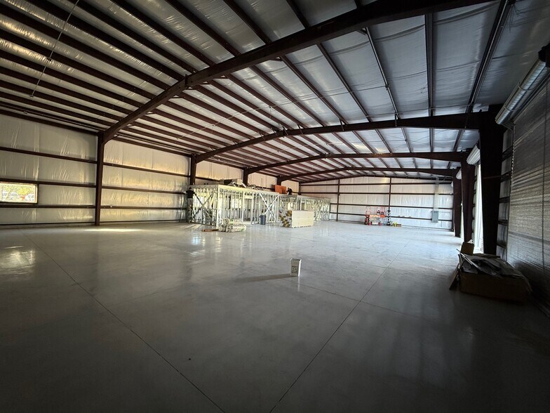 More Photos Of 6940 Sonny Dale Dr, West Melbourne Warehouse For Lease