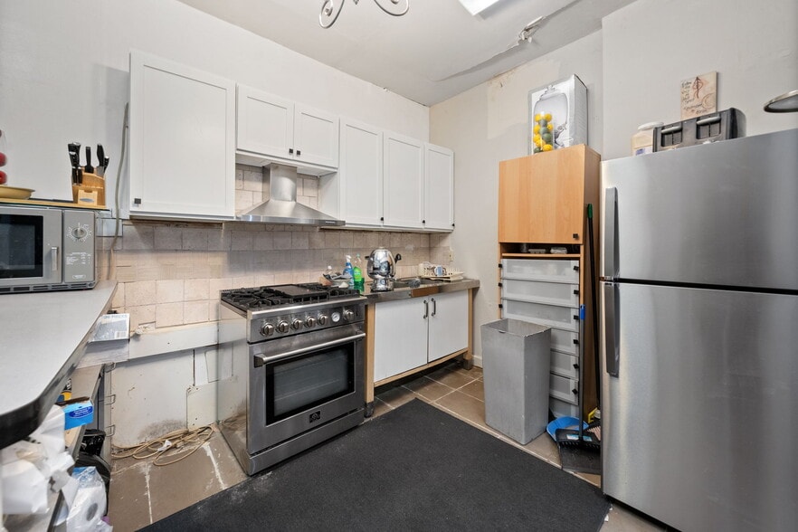 More Photos Of 632 N Albany Ave, Chicago Religious Facility For Sale