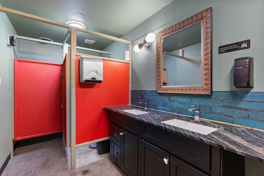 More Photos Of 7575 Broadway St, Denver Restaurant For Sale